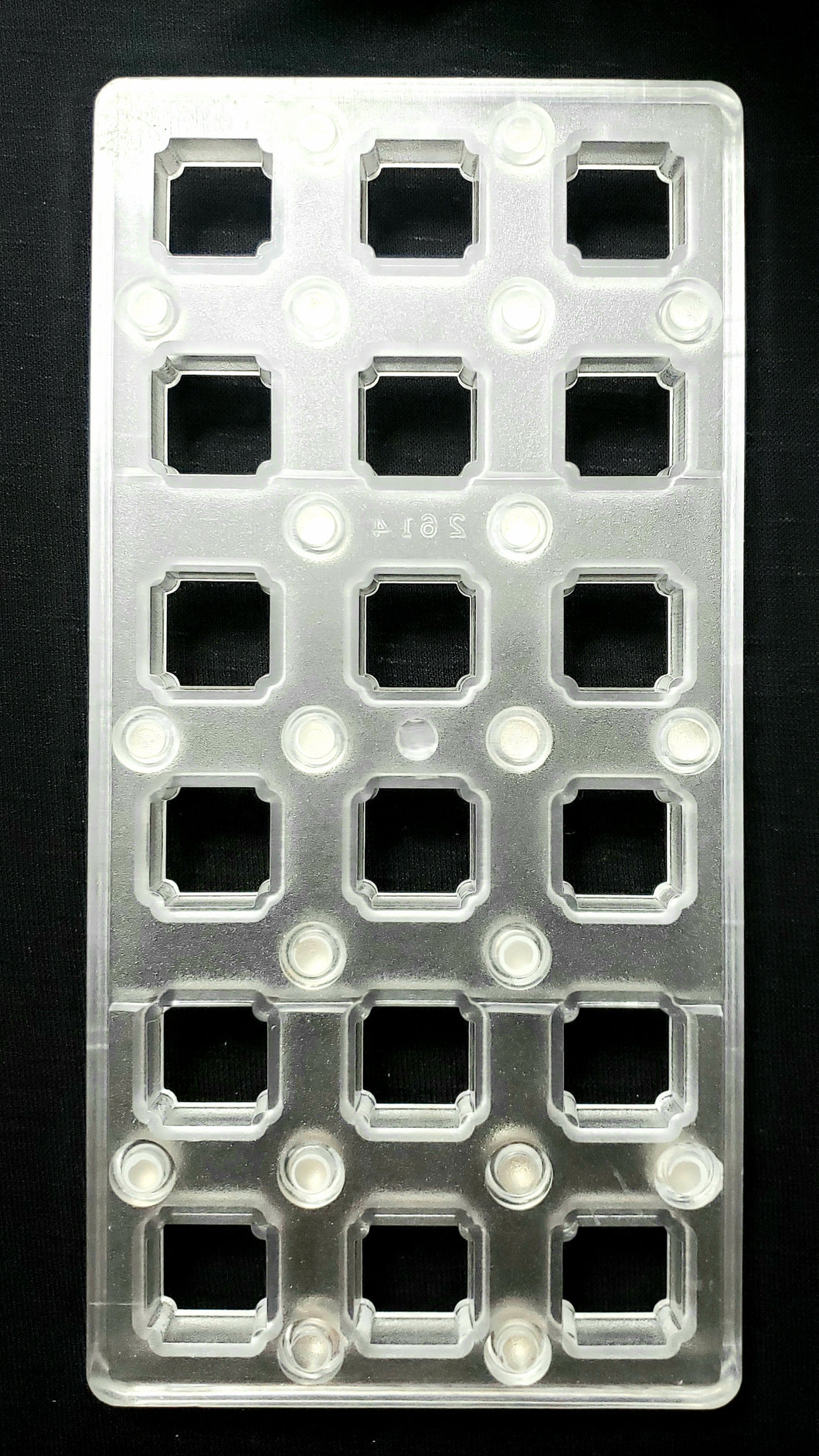 POLYCARBONATE CHOCOLATE MOLD MAGNETIC SQUARE
