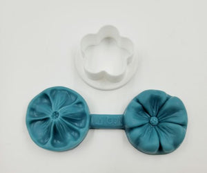 SILICONE VEINER 3D SMALL FLOWER 5 PETALS W/CUTTER APPROX. 1.25" 2PC.