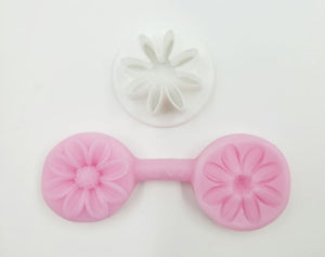 SILICONE VEINER 3D MINI FLOWER 8 PETALS W/CUTTER APPROX. 1" 2PC.