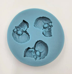 SILICONE MOLD SKULL 3 CAVITY APPROX. 1" 1PC.