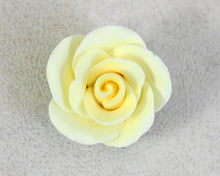 GUMPASTE ROSE W/ LEAVES 8PC IVORY