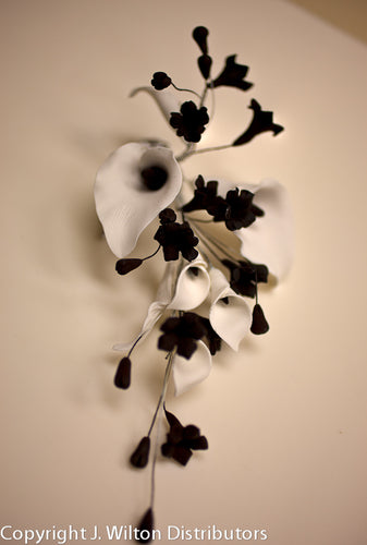 CALLA LILY SPRAY SMALL 1PC BLACK/WHITE 