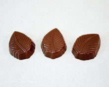 POLYCARBONATE CHOCOLATE MOLD VEINED LEAF